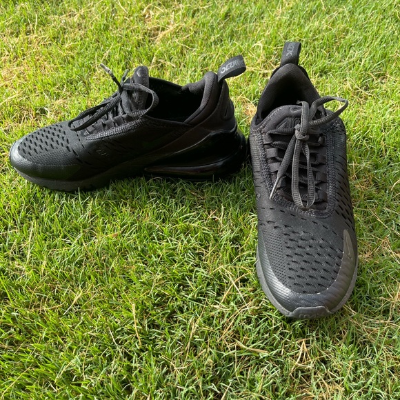 Nike Air Max 270 shoes - Picture 4 of 6